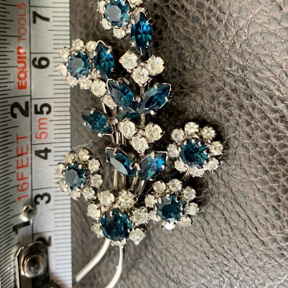 Vintage Floral Bouquet Brooch - Picture 2 of 5